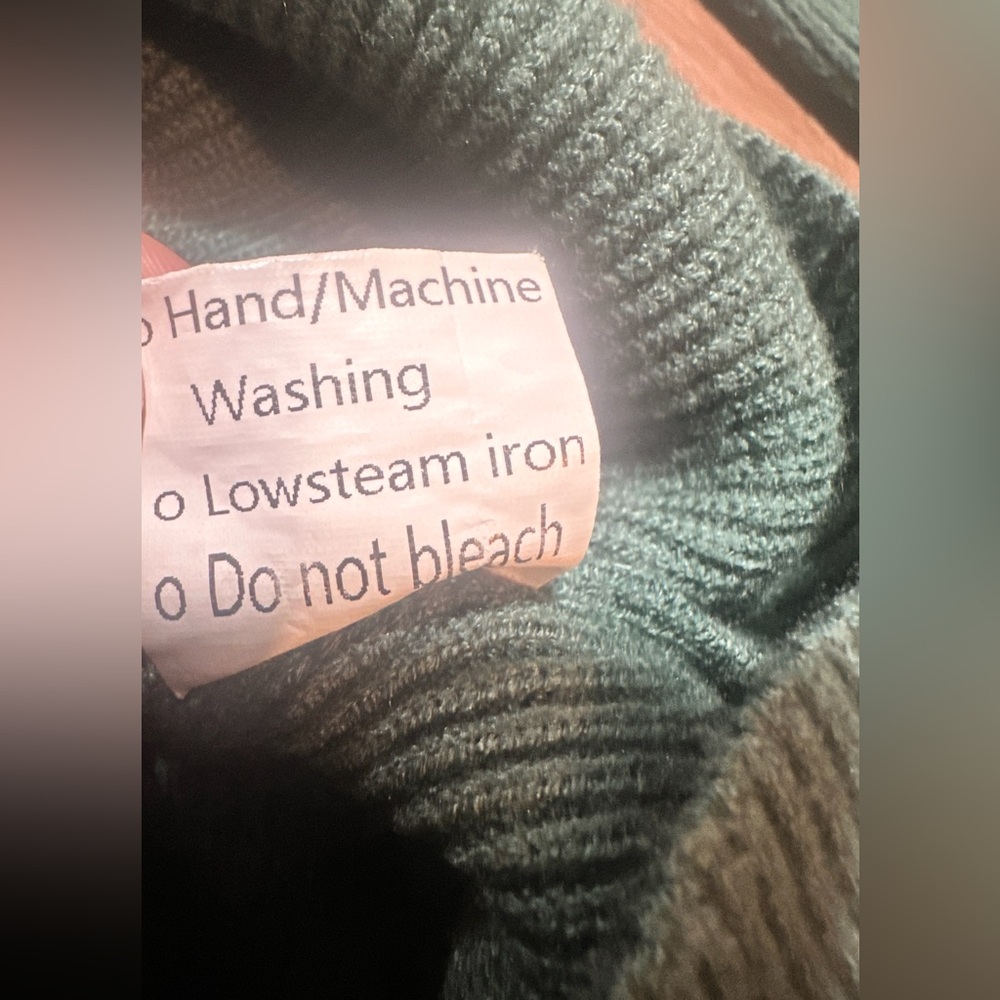 Green Long Sleeve Ribbed Top - Picture 5 of 5